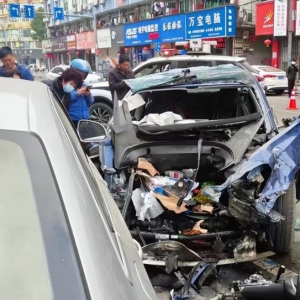 杭州刑事律师：温州一特斯拉疑失控发生事故 致1死1伤你怎么看？